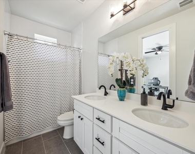 5723 White Magnolia Street - Photo Thumbnail 10