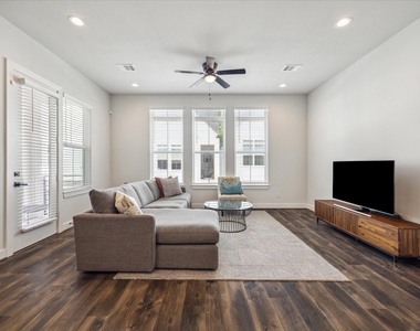 5723 White Magnolia Street - Photo Thumbnail 1
