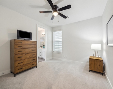 5723 White Magnolia Street - Photo Thumbnail 11