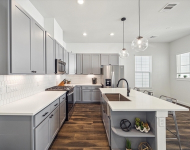 5723 White Magnolia Street - Photo Thumbnail 4