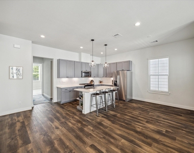 5723 White Magnolia Street - Photo Thumbnail 3