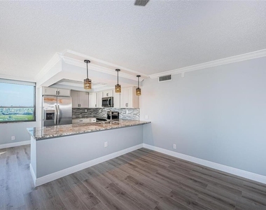6279 Sun Boulevard - Photo Thumbnail 8