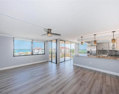 6279 Sun Boulevard - Photo Thumbnail 3
