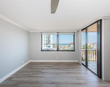 6279 Sun Boulevard - Photo Thumbnail 4