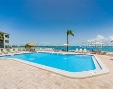 6279 Sun Boulevard - Photo Thumbnail 18