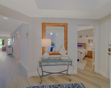 16700 Gulf Boulevard - Photo Thumbnail 5