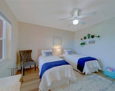 16700 Gulf Boulevard - Photo Thumbnail 32