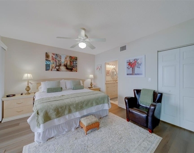 16700 Gulf Boulevard - Photo Thumbnail 23
