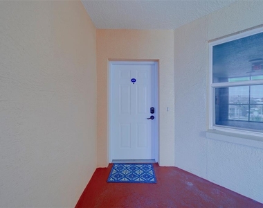 16700 Gulf Boulevard - Photo Thumbnail 3