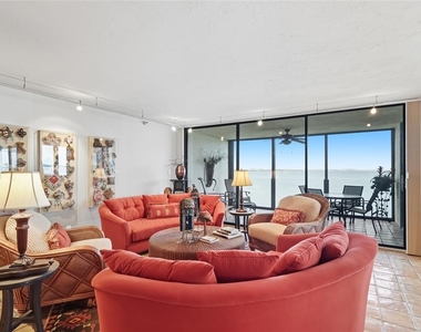 97 Sunset Drive - Photo Thumbnail 11