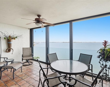 97 Sunset Drive - Photo Thumbnail 4