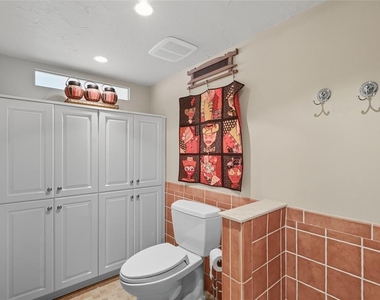 97 Sunset Drive - Photo Thumbnail 31