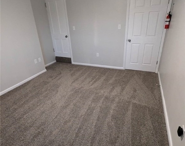 140 Zara Street - Photo Thumbnail 7