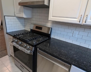 140 Zara Street - Photo Thumbnail 3