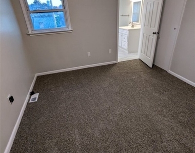 140 Zara Street - Photo Thumbnail 10