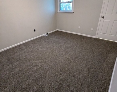 140 Zara Street - Photo Thumbnail 9
