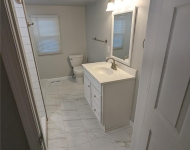 140 Zara Street - Photo Thumbnail 11