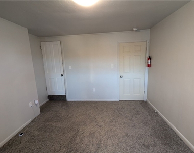 140 Zara Street - Photo Thumbnail 6