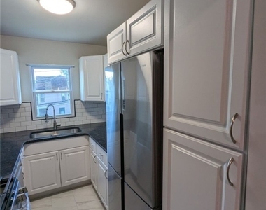 140 Zara Street - Photo Thumbnail 5