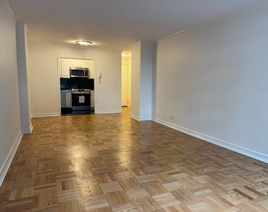 East 63rd Street - Photo Thumbnail 1