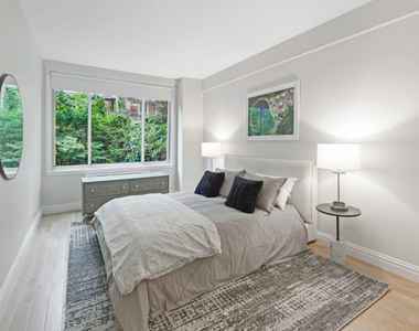 East 51st Street - Photo Thumbnail 1
