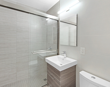 East 51st Street - Photo Thumbnail 3