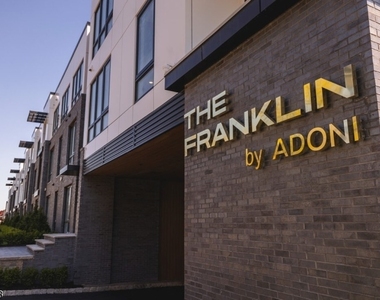 516 North Ave - Photo Thumbnail 1