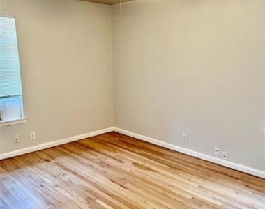 11223 Wyatt Street - Photo Thumbnail 5