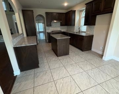 1221 Hoyt Drive - Photo Thumbnail 10