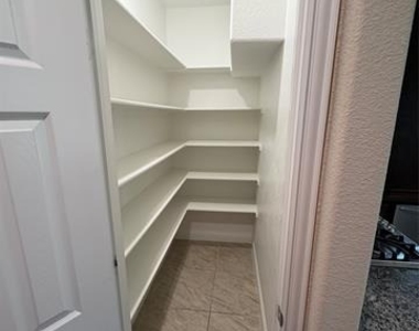 1221 Hoyt Drive - Photo Thumbnail 8