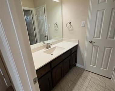 1221 Hoyt Drive - Photo Thumbnail 31
