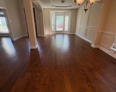 1221 Hoyt Drive - Photo Thumbnail 6