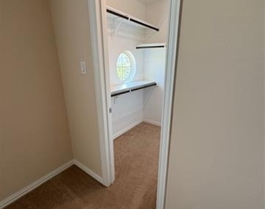 1221 Hoyt Drive - Photo Thumbnail 30