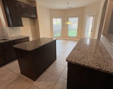 1221 Hoyt Drive - Photo Thumbnail 9