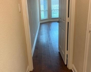 1221 Hoyt Drive - Photo Thumbnail 15