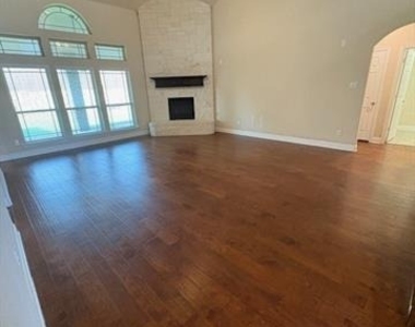 1221 Hoyt Drive - Photo Thumbnail 13
