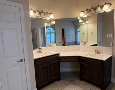 1221 Hoyt Drive - Photo Thumbnail 18
