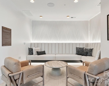 1007 S Mint Street - Photo Thumbnail 6