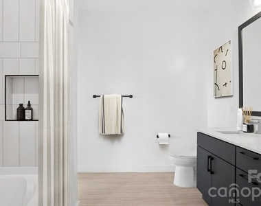 1007 S Mint Street - Photo Thumbnail 40