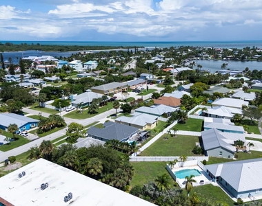 1225 Carlton Court - Photo Thumbnail 4