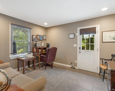 156 Maggie Drive - Photo Thumbnail 8