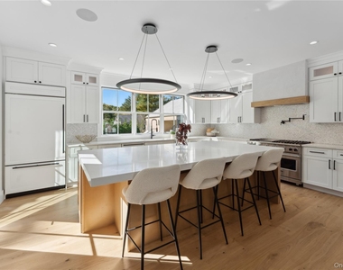 510 Abrahams Path - Photo Thumbnail 8