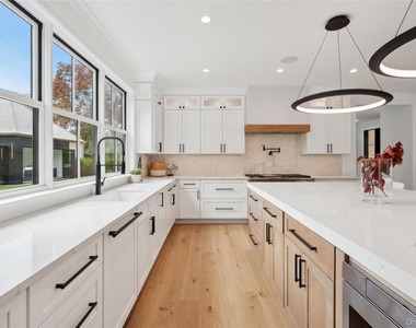 510 Abrahams Path - Photo Thumbnail 9