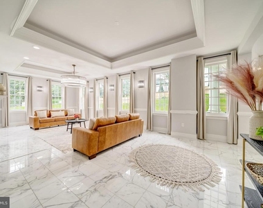 1111 Towlston Road - Photo Thumbnail 15