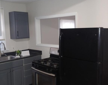 812 Edgewood Avenue - Photo Thumbnail 2