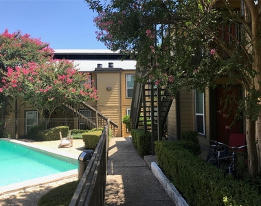 1000 W 26th St - Photo Thumbnail 9