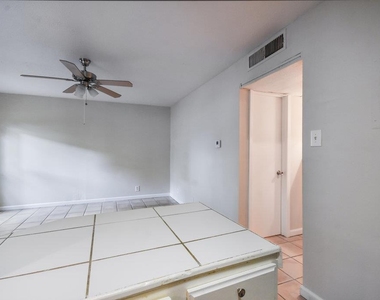 1000 W 26th St - Photo Thumbnail 13