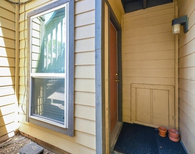 1000 W 26th St - Photo Thumbnail 2