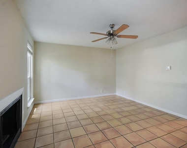 1000 W 26th St - Photo Thumbnail 6