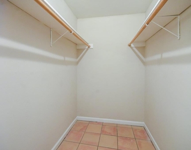 1000 W 26th St - Photo Thumbnail 15